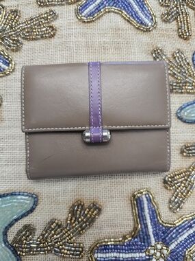 Levenger Wallet Bifold Smooth Taupe Purple Leather Snap Closure Coin Pocket